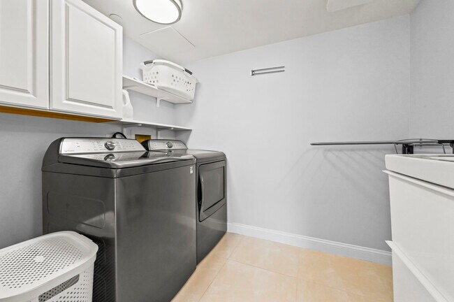 Building Photo - 4000 N Ocean Dr