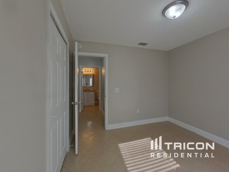 Building Photo - 1729 Burnham Ct