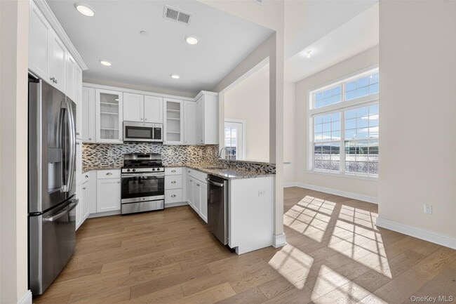 Building Photo - 402 Sacandaga Loop