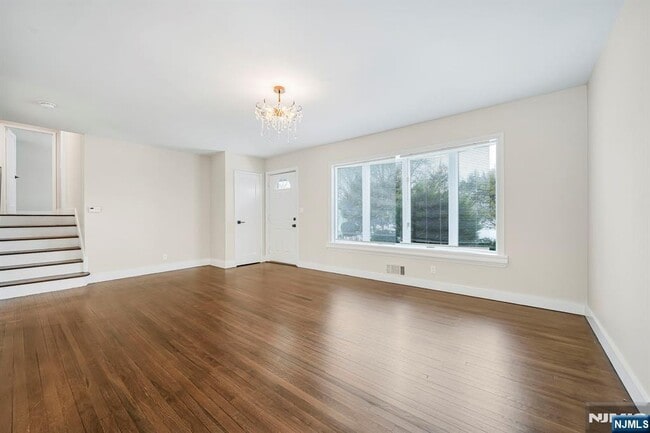 Building Photo - 111 Charles St