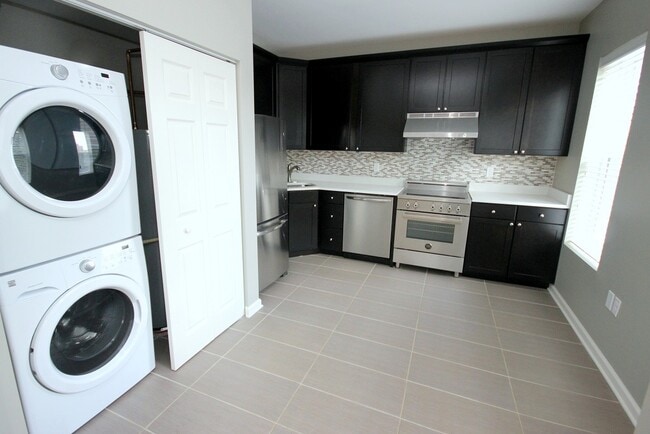 Building Photo - 816 S Negley Ave