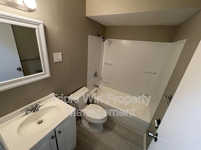 Building Photo - 2733 Tiara Dr