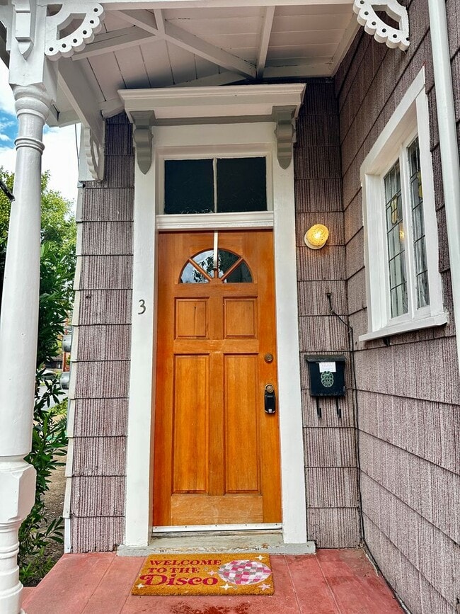 Building Photo - 190 W K St