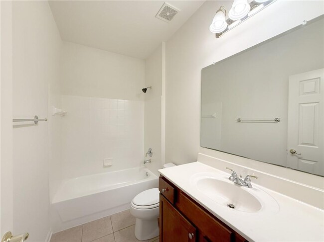 Building Photo - 3240 Bentbill Crossing