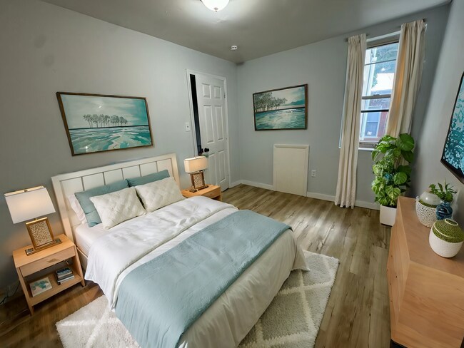 Building Photo - Freshly Updated 3bd/1bath Featuring Spacious Layout & Dedicated Office!