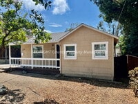 Building Photo - AVAILABLE JULY - Two Blocks From Poly - 2 Bed / 1 Bath