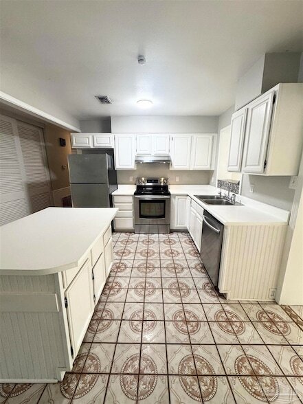 Building Photo - 802 Blue Springs Dr