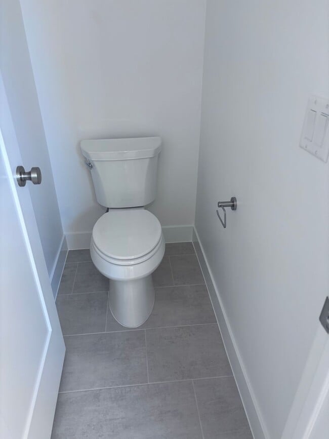 Building Photo - Beautiful New Home with access to community pool