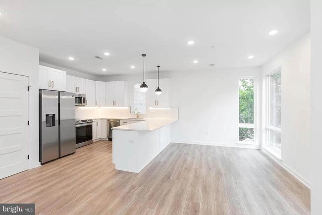Primary Photo - 719 N 16th St
