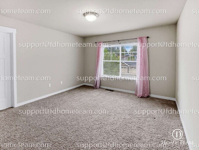 Building Photo - "Spacious 4-Bedroom Auburn Retreat with Scenic Views, Gleaming Hardwood Floors, and 3.5 Baths!"