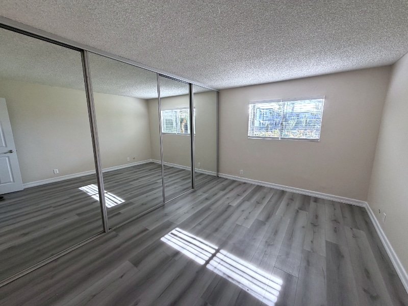 Building Photo - 931 W 19th St