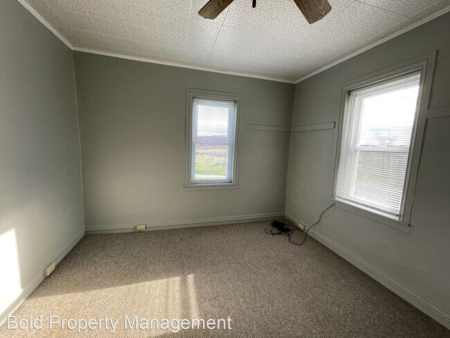 Building Photo - 3 br, 1.5 bath House - 76 Host Church Rd.