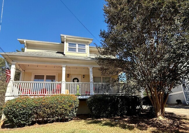 Primary Photo - "Pre-Leasing August 2026" Large House Near...
