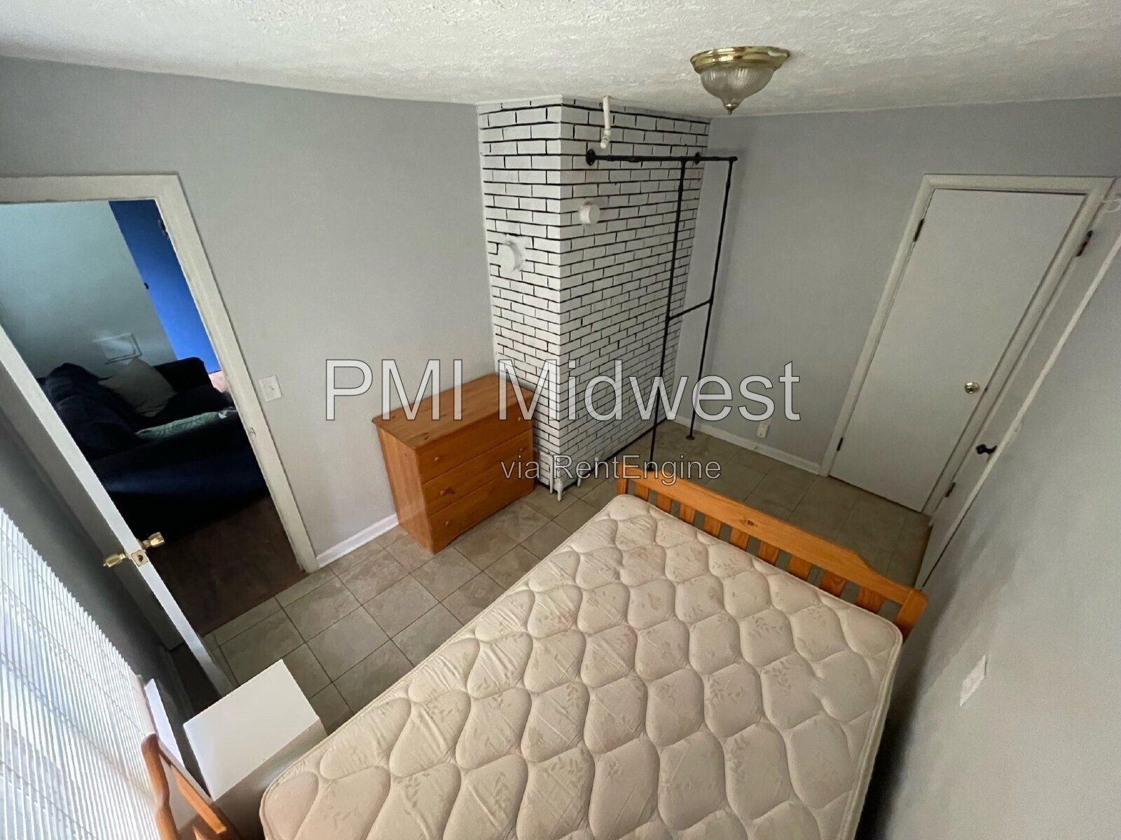 Building Photo - 2920 Highwoods Dr E