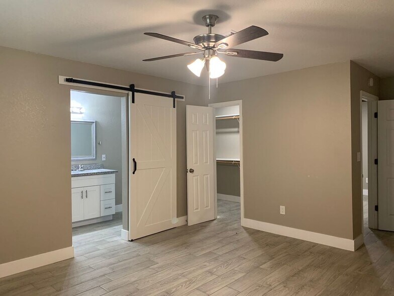 Building Photo - 231 Acker St