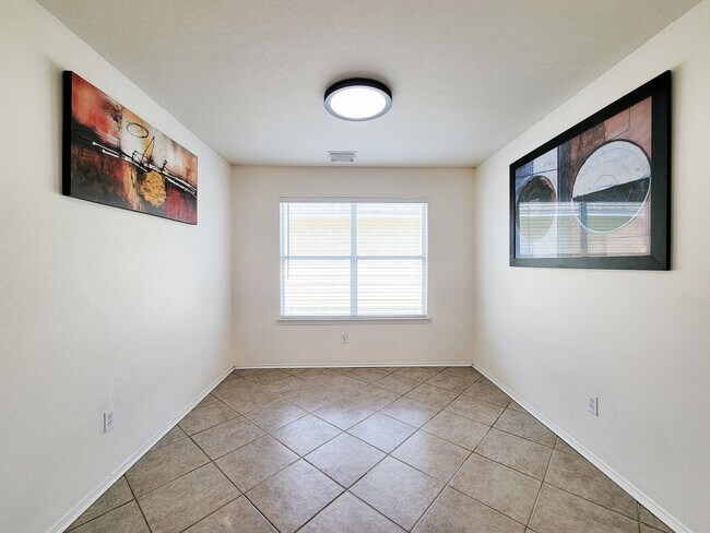 Building Photo - Comfort meets style in this home situated ...