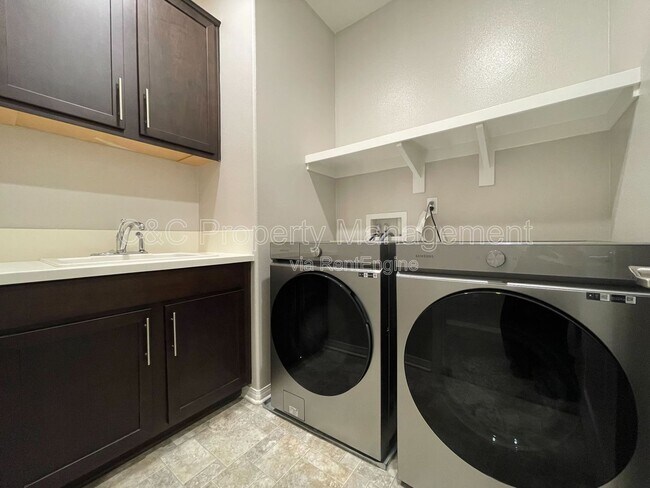 Building Photo - 4860 Ballast Ln