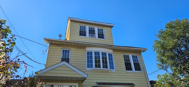 Building Photo - 264-266-266 Pomona Ave