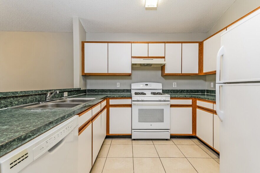 Building Photo - 1317 S Park Ave