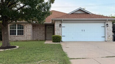 Building Photo - 6708 Basswood Dr