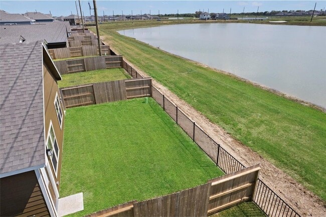 Building Photo - 1122 Elsinore Dr