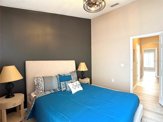 Building Photo - 353 Kensington Dr