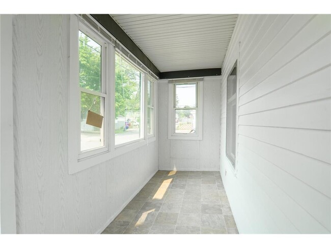 Building Photo - 938 N Cypress St