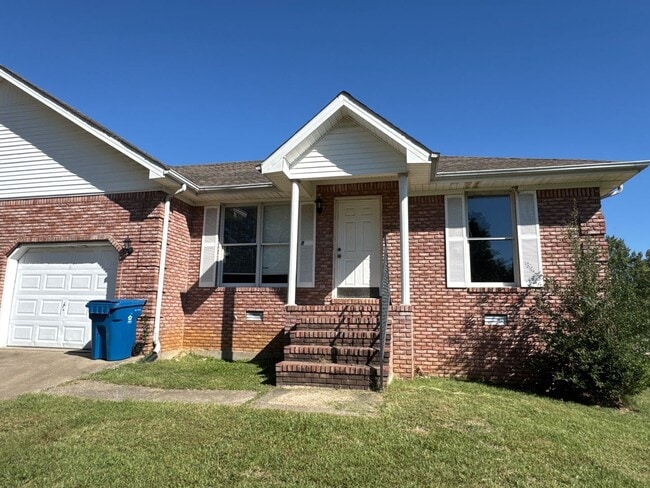 Primary Photo - 1402 Valleywood Dr