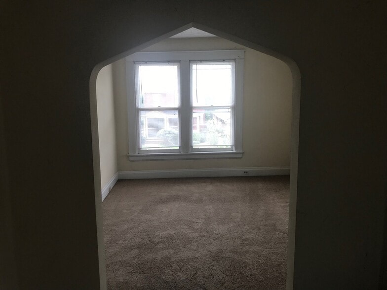Entry to Dining Room - 3530 Shaw Ave