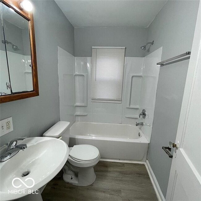 Building Photo - 216 N 6th Ave