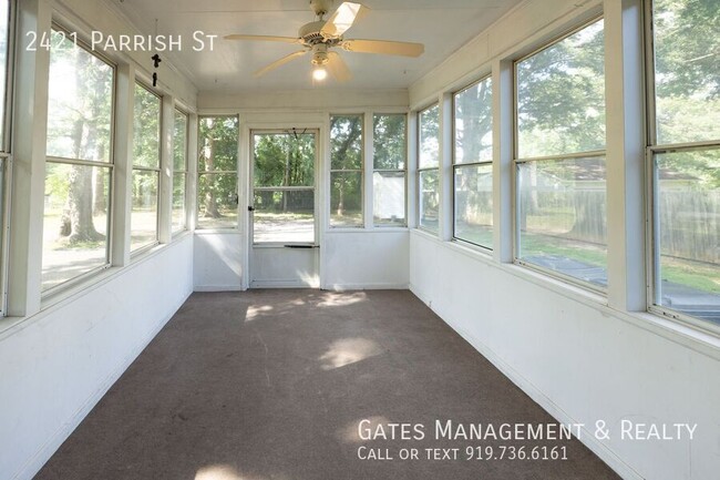 Building Photo - 2421 Parrish St