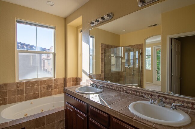 Building Photo - 749 Batista Dr