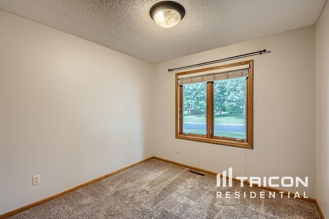 Building Photo - 3745 Wescott Hills Dr
