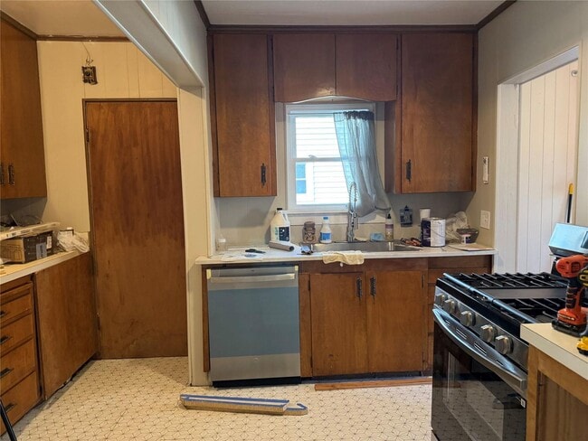 Building Photo - Great neighborhood, watchful neighbors, darling Midtown home near fairgrounds & TU.