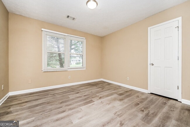 Building Photo - 613 Almand Branch Rd SE