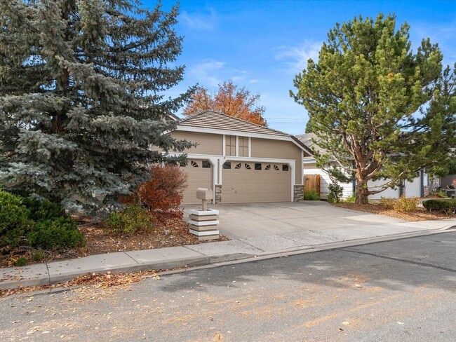 Building Photo - 6165 Greenbrook Dr