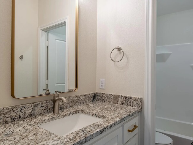 Building Photo - 215 Timberline Dr