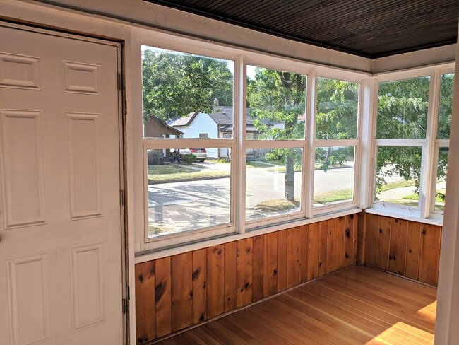 Building Photo - 1666 Smith St