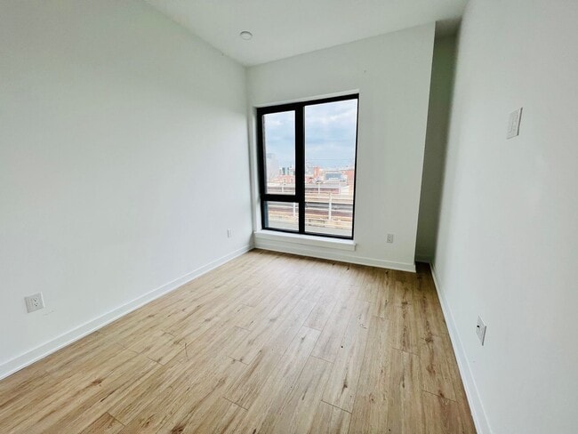 Building Photo - 1306 N Front St