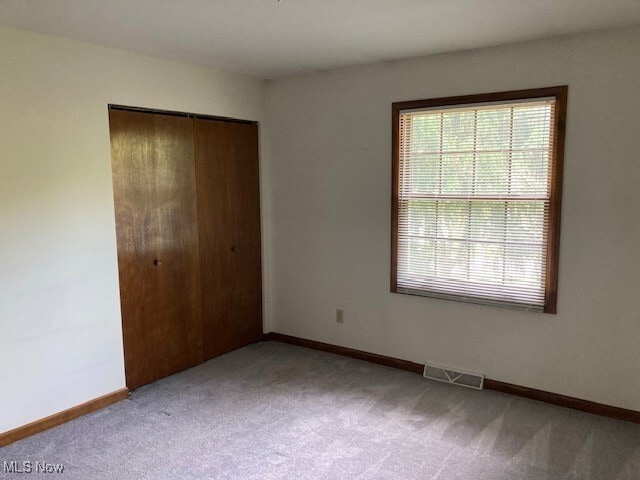 Building Photo - 723 Lakeview Dr