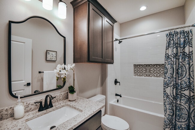 Building Photo - 508 Townhall Ln