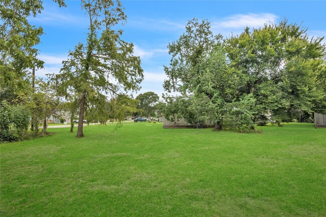 Building Photo - 108 Woodland Rd