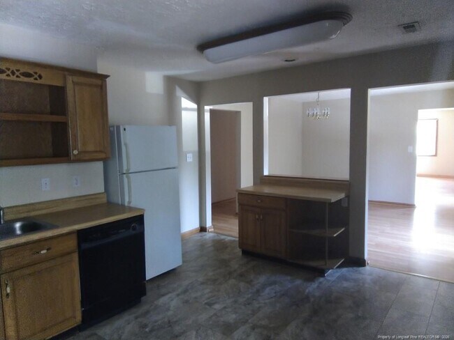 Building Photo - 614 Drypoint Ln