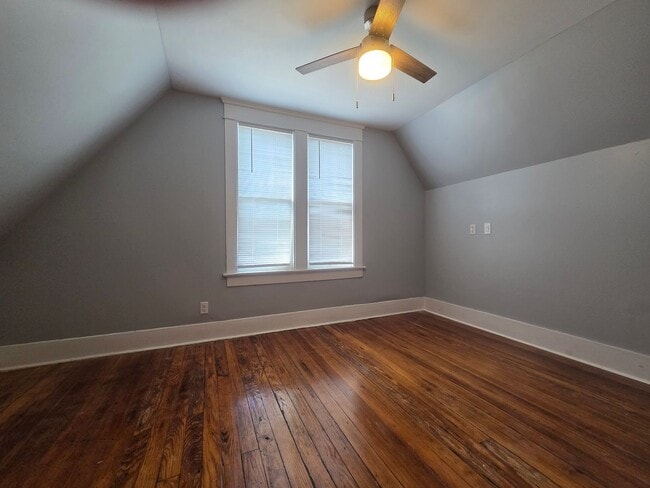 Building Photo - Updated 4-Bedroom, 2-Bath Home in Benton Harbor