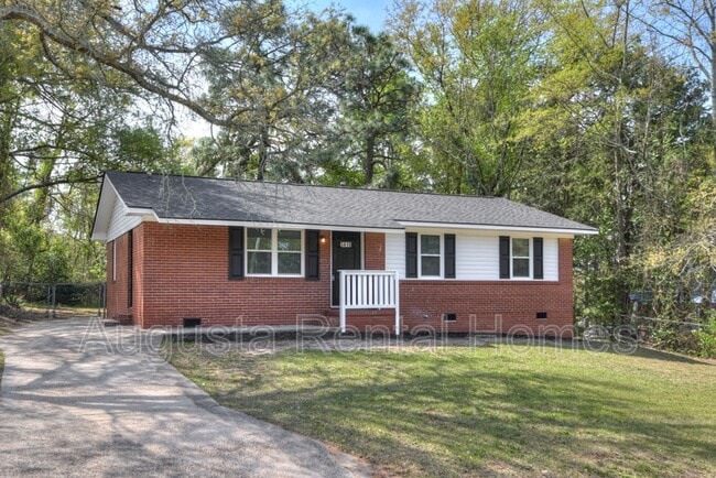 Building Photo - 3416 Kensington Dr N