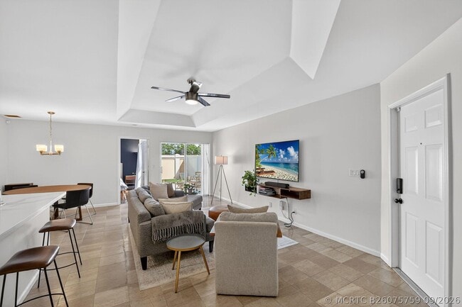 Building Photo - 3387 Commodore Ct