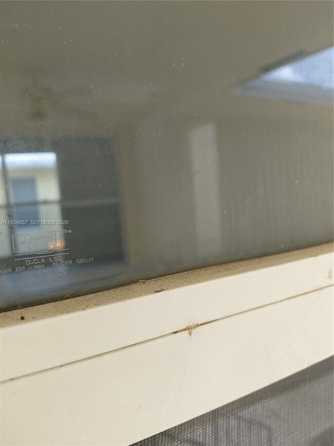 Building Photo - 731 Hummingbird Way