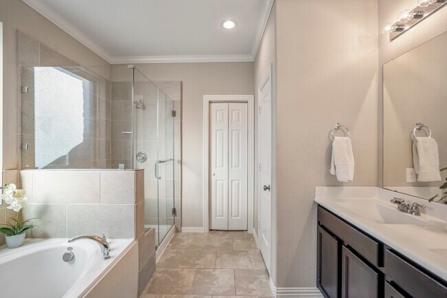 Building Photo - 23719 Lucas Creek Dr