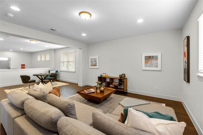 Building Photo - 1273 Summerbrooke Cir