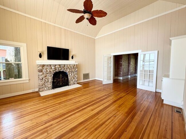 Building Photo - Lake Murray - Irmo - Offering Self Guided Tour with RENTLY!